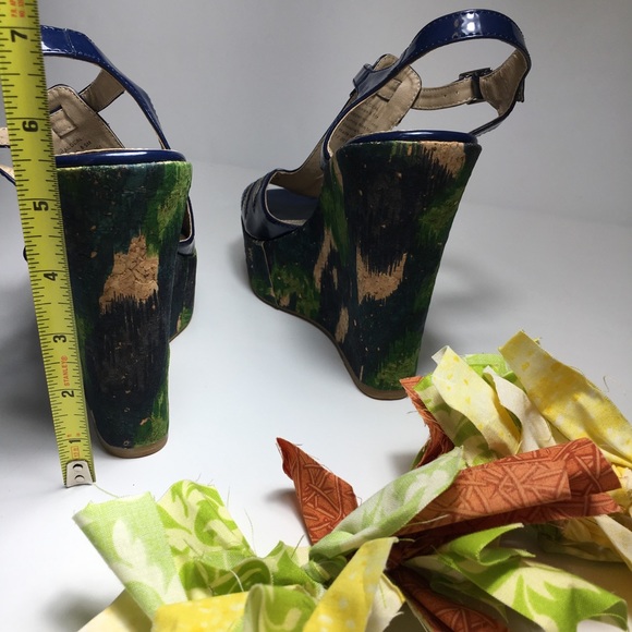 Kenneth Cole Reaction Real Deal Platform Heel - Picture 7 of 8